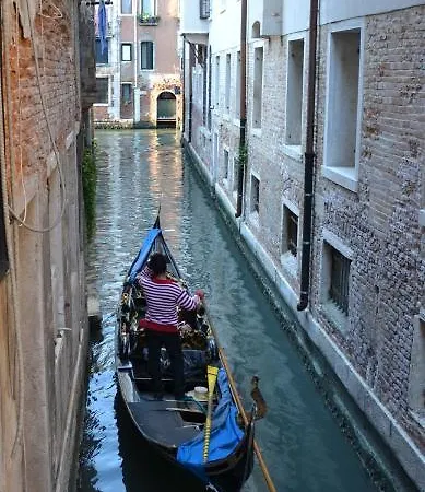Apartment Castello 5888 C, Santa Marina, Calle Marcello, Loft Venice